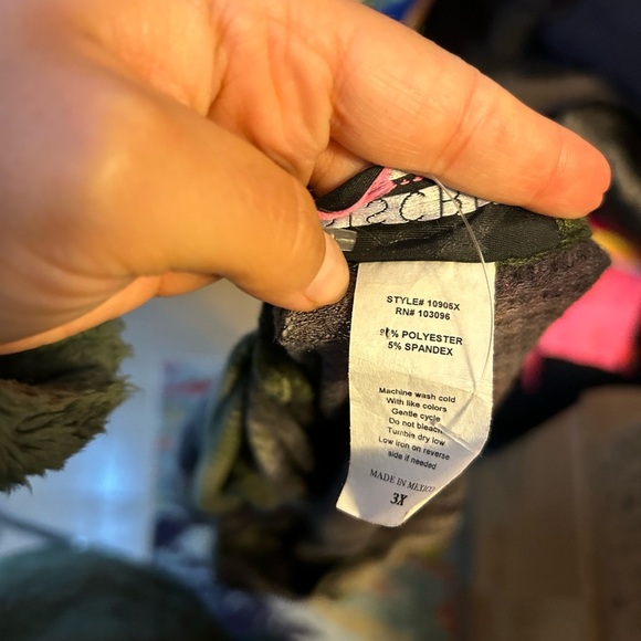 NWT Discreet Tie Dye Waffle Knit Twist Back Top - Picture 4 of 4